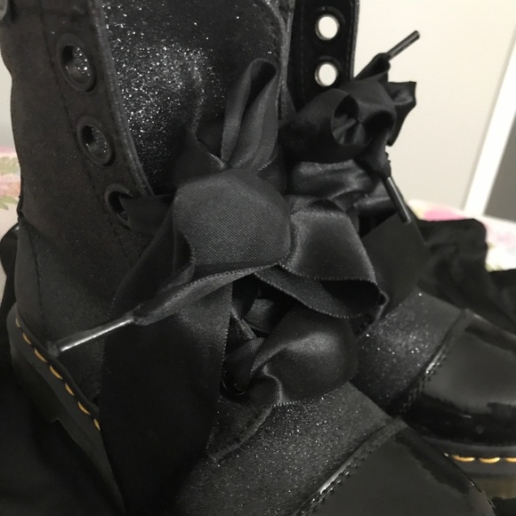 doc martens ribbon laces